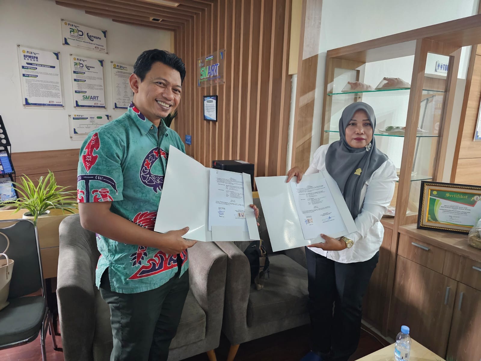 Akselerasi Sertifikasi Halal, BPMSPH dan LPH Arsy Tandatangi Perjanjian Kerjasama Pengujian Laboratorium