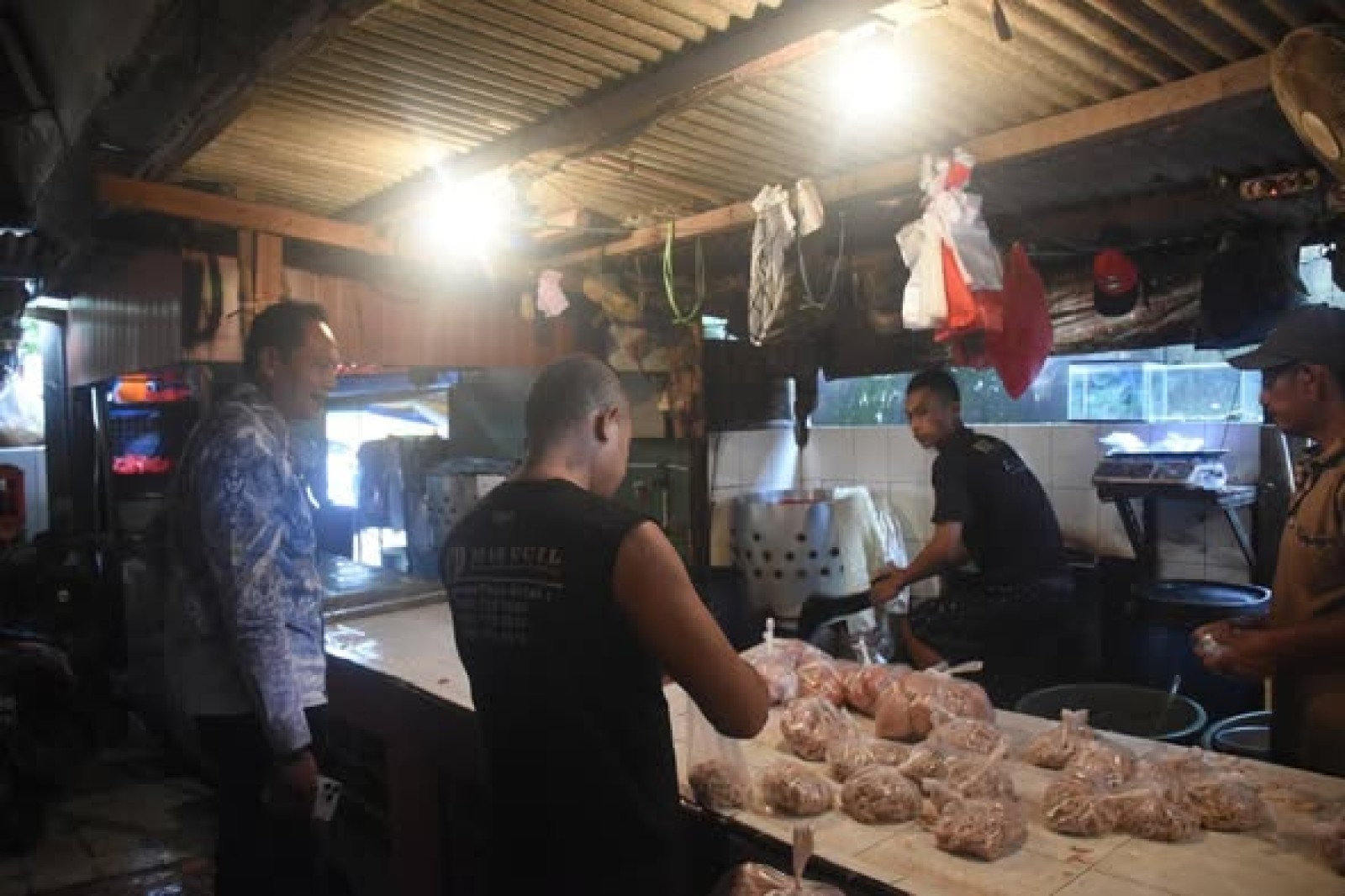 Kementan Sidak Pasar Rawasari Jakarta, Pedagang: Harga dan Pasokan Ayam Normal
