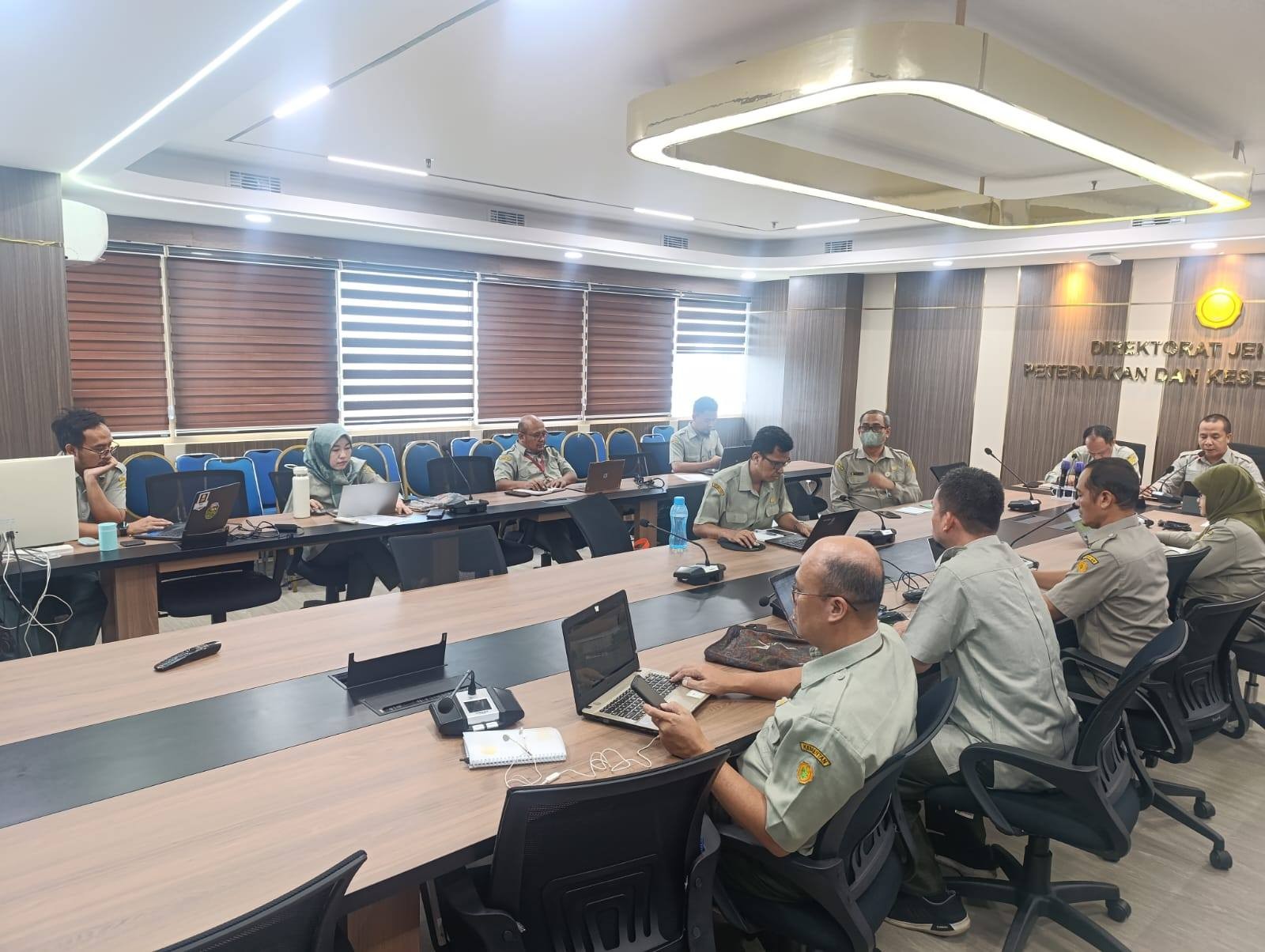 Kementan Perkuat Pengembangan Ayam Petelur, Dorong Produksi dan Kesejahteraan Peternak