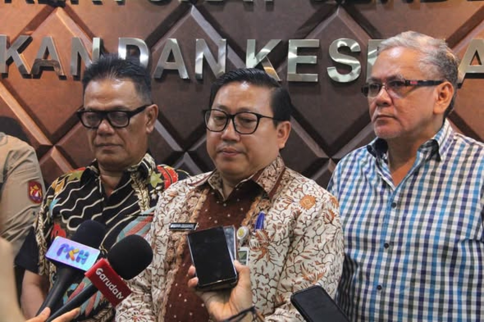 Kementan Minta Harga Telur Segera Naik Sesuai Acuan, BGN Wajibkan SPPG Serap Telur Peternak