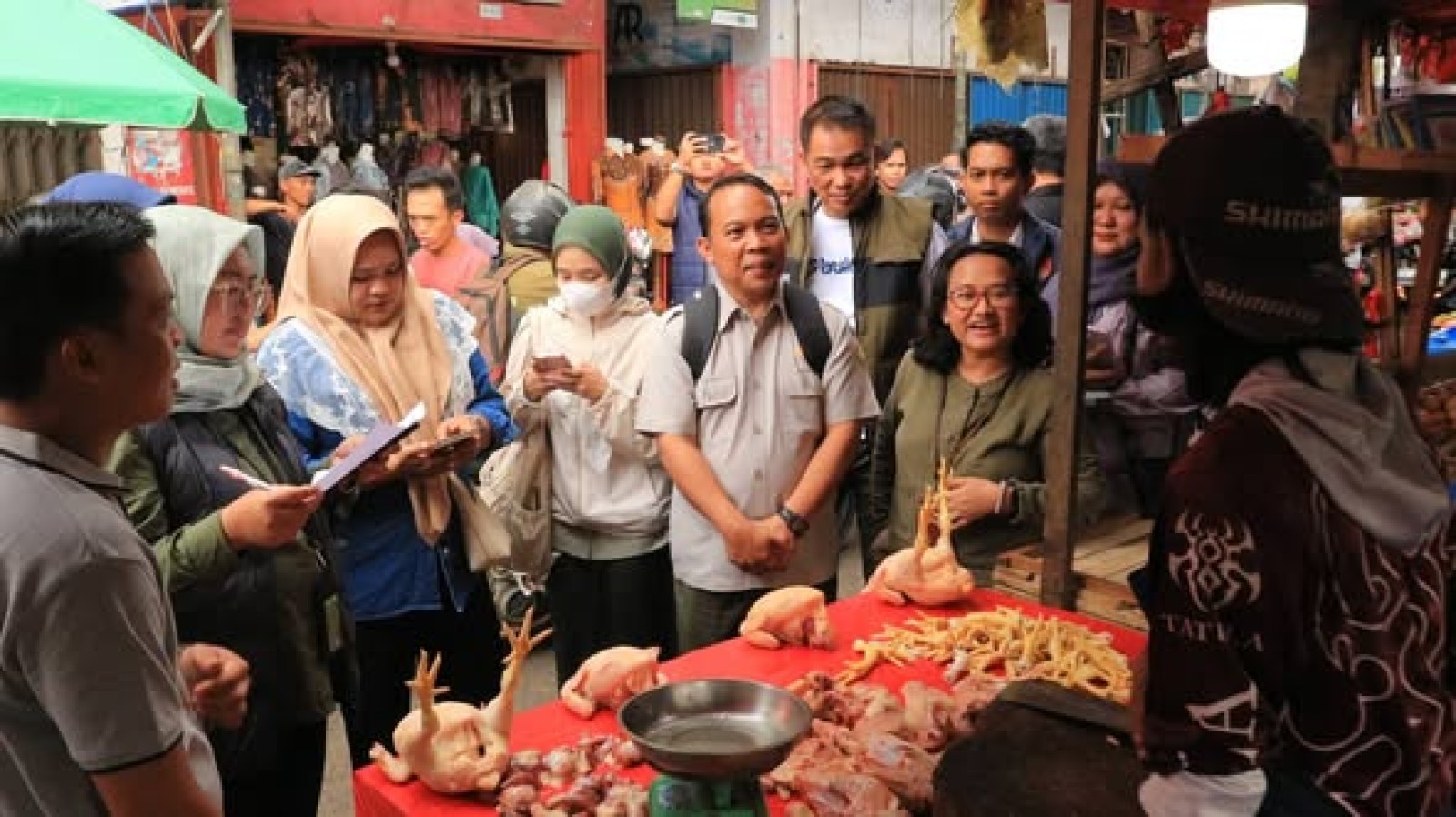 Pemerintah dan Satgas Saber Bengkulu Sidak Pasar serta Gudang BULOG, Stok Aman Jelang Puasa