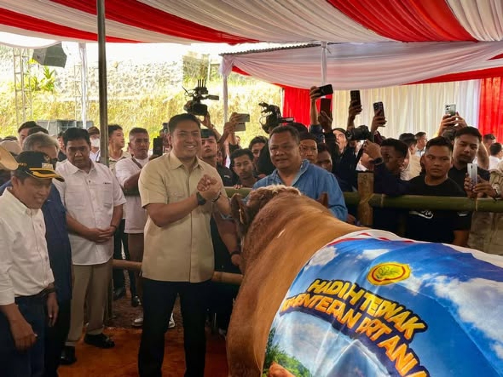 Wamentan Sudaryono Ingatkan Pentingnya Menjaga Sapi Betina Produktif, Ahmad Muzani Dorong Kontes Jadi Simpul Pasar Ternak