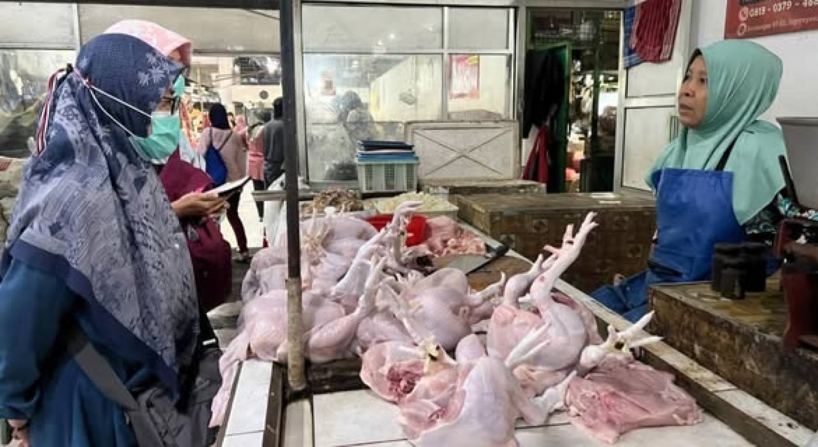 BPS: Harga Ayam, Telur, dan Cabai Turun, Tekan Laju Inflasi April