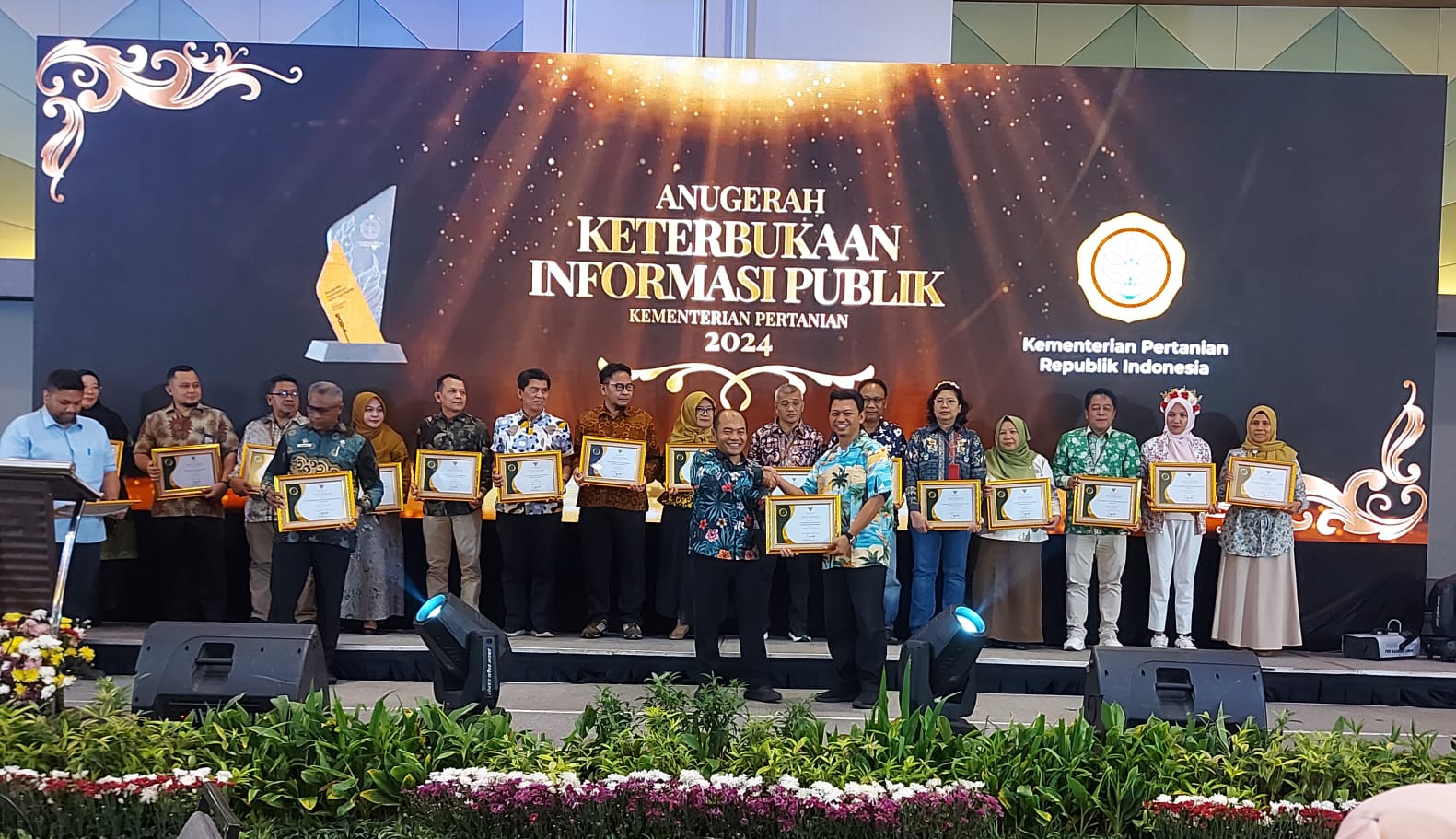 BPMSPH Raih Pengahargaan Unit Kerja Informatif dalam Ajang Anugerah Keterbukaan Informasi Publik